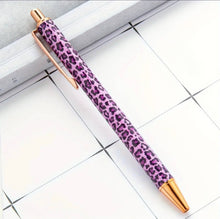 Photo stylo 4 couleurs léopard complet vue ensemble