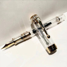 Calligraphie stylo plume transparent