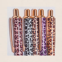 Détail mécanisme stylo 4 couleurs léopard robust métal