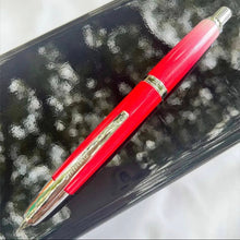 Stylo plume rétractable rouge teinté - Nuance claire